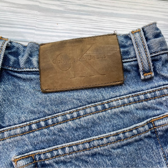Calvin Klein high waisted Classic Blue Denim Women's Shorts size 6 - Picture 6 of 6